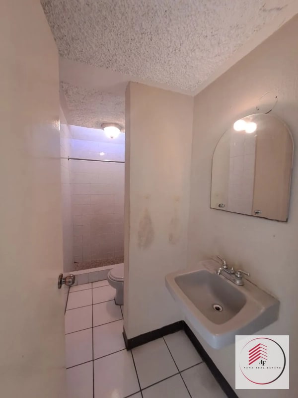 ALQUILER de casa en zona 16 concepción las lomas a una cuadra de la Universidad Landivar — Casa en Alquiler en Zona 16, Guatemala, Ciudad — foto 2 de 17