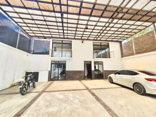 Vendo Propiedad Zona 1 — Casa en Venta en Zona 1, Guatemala, Ciudad — miniatura 1 de 14