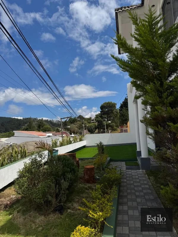 CASA CON JARDIN EN VENTA, TERRAVISTA. — Casa en Venta en Terravista, Carretera a El Salvador, Guatemala, Ciudad — foto 9 de 12