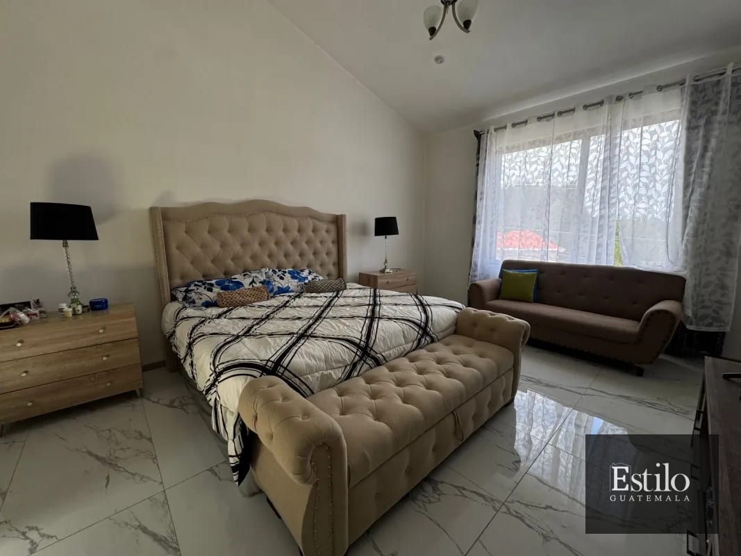 CASA CON JARDIN EN VENTA, TERRAVISTA. — Casa en Venta en Terravista, Carretera a El Salvador, Guatemala, Ciudad — foto 4 de 12