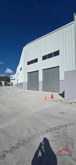 Amplia Bodega Km.28 Ruta al Atlántico — Bodega / Ofibodega en Alquiler en Sololá, Sololá — miniatura 2 de 11