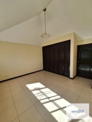 Vendo casa en Los MANANTIALES — Casa en Venta en Los Manantiales, Carretera a El Salvador, Guatemala, Ciudad — miniatura 6 de 16