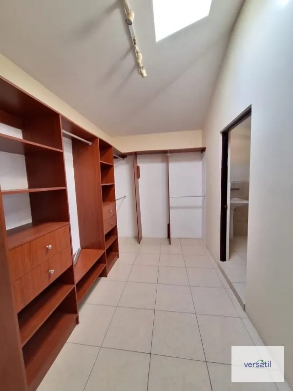 Vendo casa en Los MANANTIALES — Casa en Venta en Los Manantiales, Carretera a El Salvador, Guatemala, Ciudad — foto 2 de 16