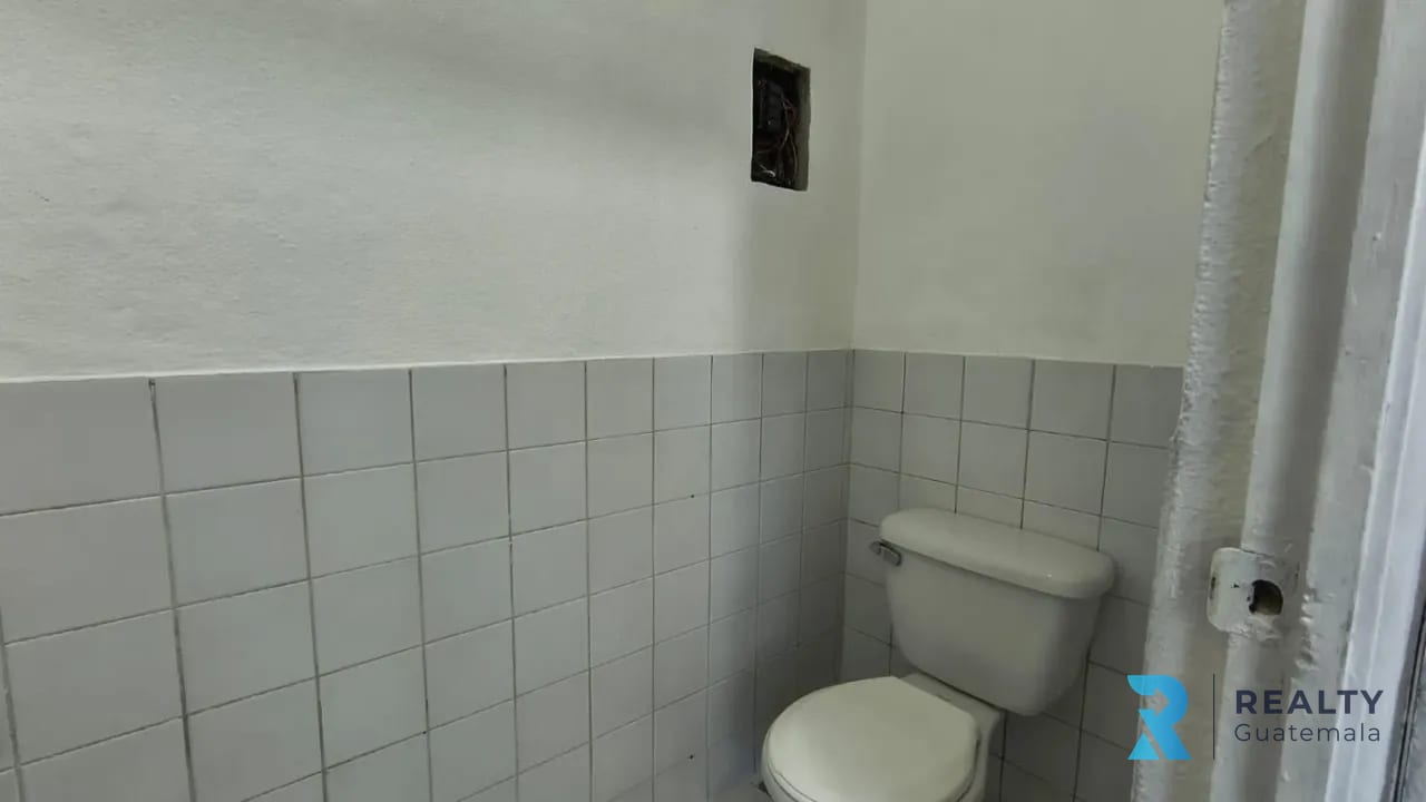 RENTO/VENDO Local Comercial/Clínica  Zona 10, Plaza Buro, 20 calle — Local en Venta en Plaza Buró, Zona 10, Guatemala, Ciudad — foto 4 de 7