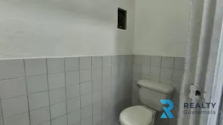 RENTO/VENDO Local Comercial/Clínica  Zona 10, Plaza Buro, 20 calle — Local en Venta en Plaza Buró, Zona 10, Guatemala, Ciudad — miniatura 4 de 7