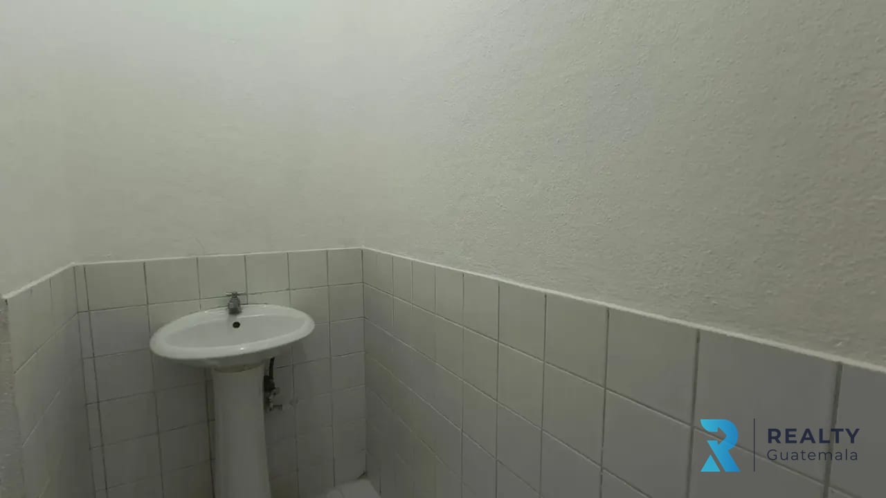 RENTO/VENDO Local Comercial/Clínica Zona 10, Plaza Buro, 20 calle — Local en Venta en Plaza Buró, Zona 10, Guatemala, Ciudad — foto 3 de 7