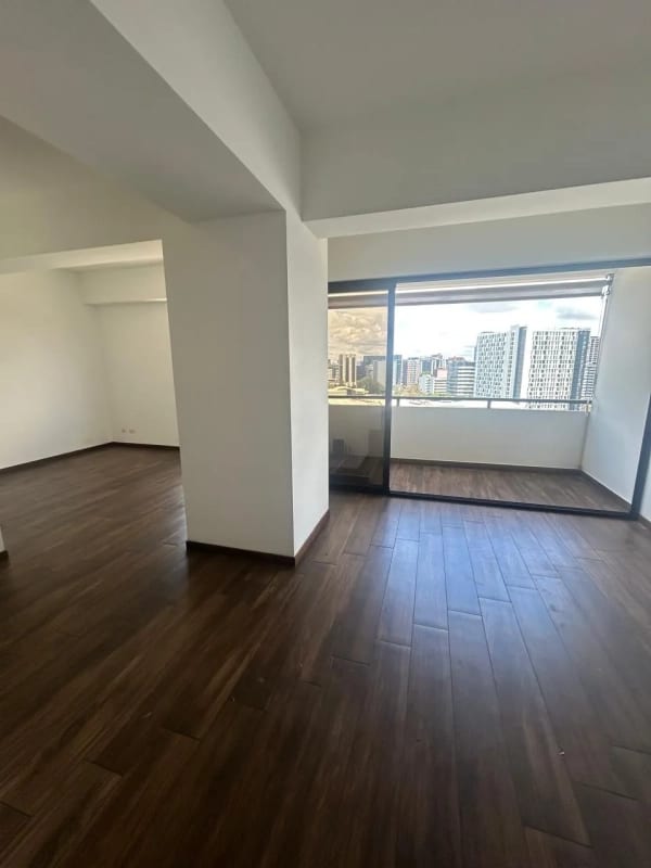 Se Vende Apto. en Zona 10. Excelente Ubicación. — Apartamento en Venta en Zona 10, Guatemala, Ciudad — foto 1 de 16
