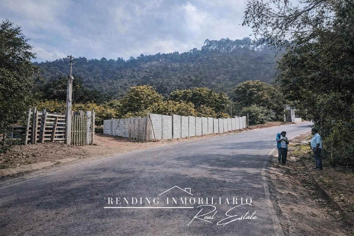 Terreno en venta Santo Domingo Xenacoj carretera a San Pedro Sacatepéquez con 4,181 v² de extensión — Terreno en Venta en Santo Domingo Xenacoj, Sacatepéquez — foto 1 de 7