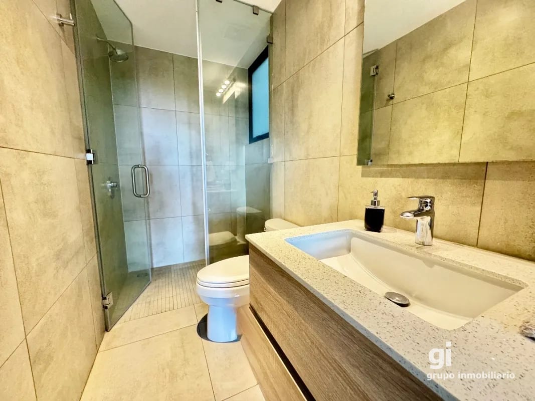 Apartamento de 2 dormitorios con vista verde garantizada en Oakland, Zona 10 — Apartamento en Venta en Zona 10, Guatemala, Ciudad — foto 3 de 15