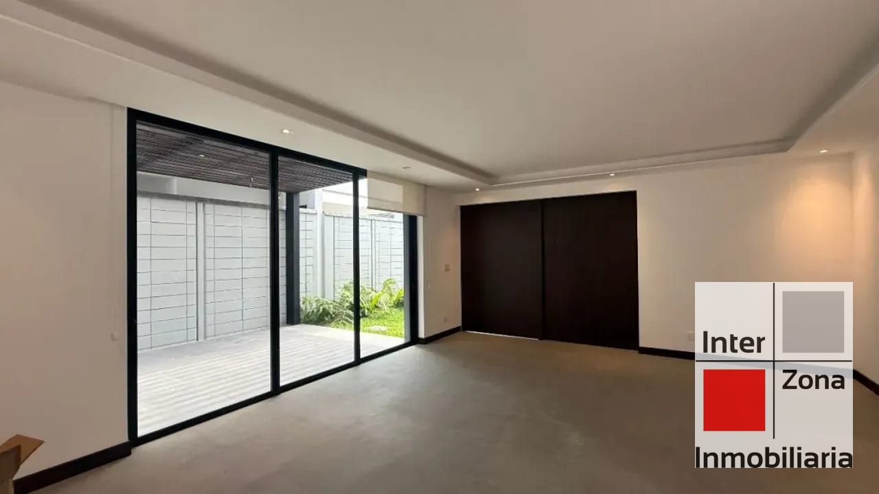 Casa en Molié, con elevador privado+panel solar. US$3,499  Junio 2026 — Casa en Alquiler en Zona 10, Guatemala, Ciudad — foto 9 de 16