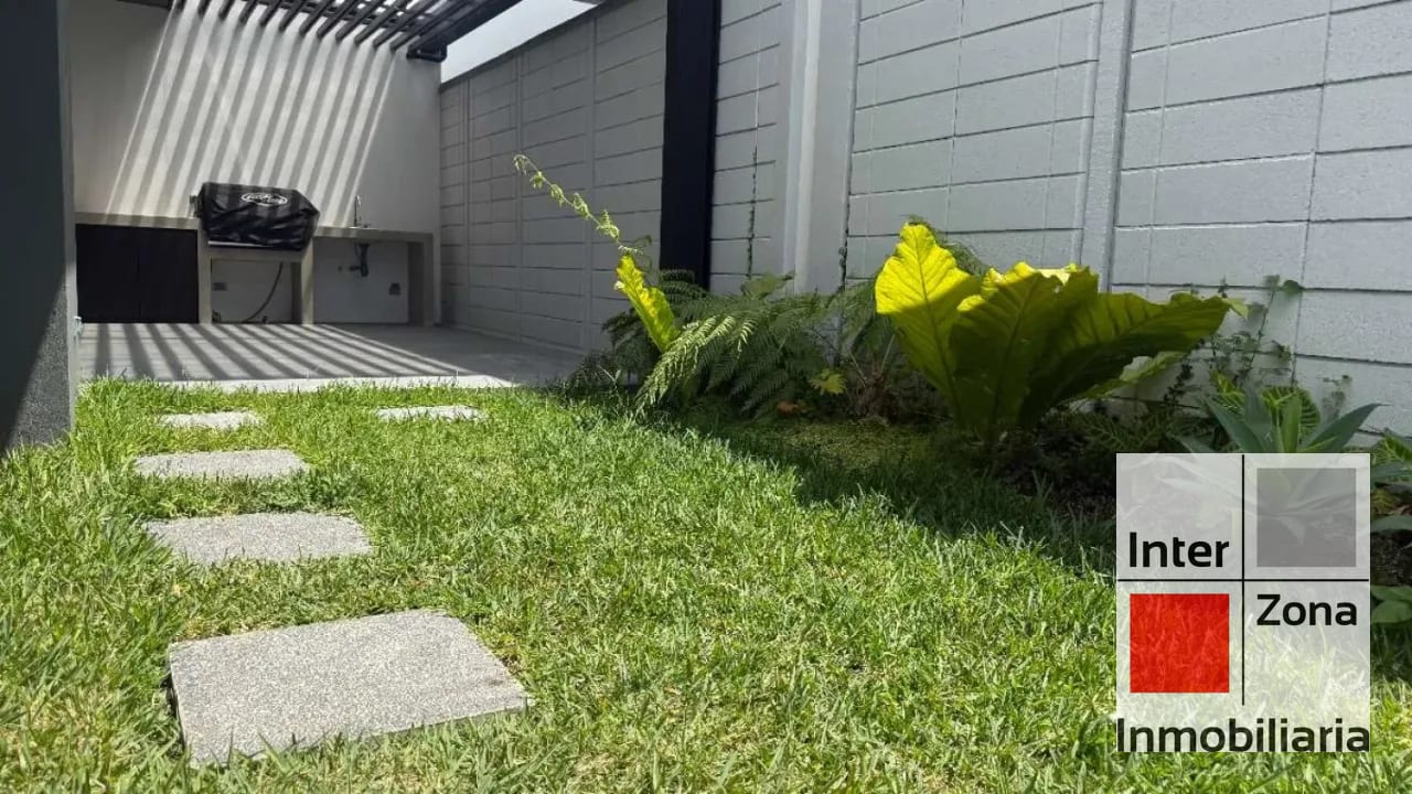 Casa en Molié, con elevador privado+panel solar. US$3,499 Junio 2026 — Casa en Alquiler en Zona 10, Guatemala, Ciudad — foto 2 de 16