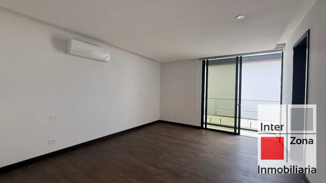 Casa en Molié, con elevador privado+panel solar. US$3,499  Junio 2026 — Casa en Alquiler en Zona 10, Guatemala, Ciudad — foto 10 de 16