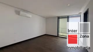 Casa en Molié, con elevador privado+panel solar. US$3,499  Junio 2026 — Casa en Alquiler en Zona 10, Guatemala, Ciudad — miniatura 10 de 16