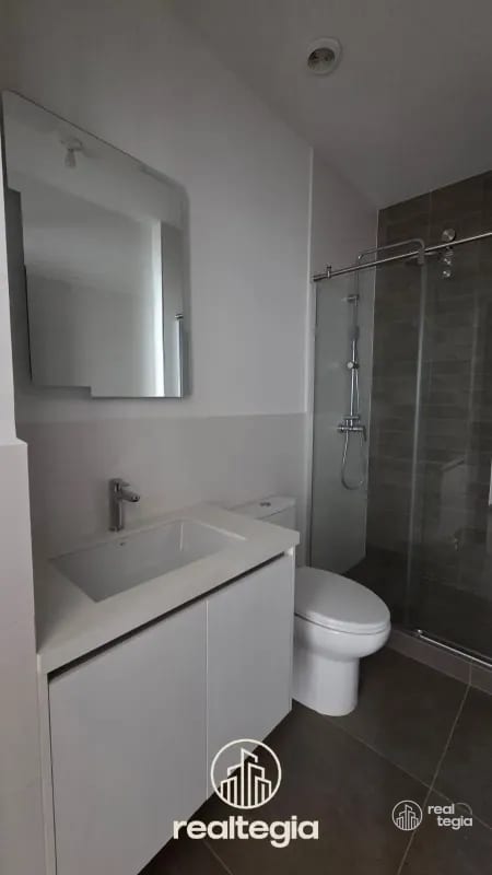 APARTAMENTO EN LIRIOS DE CAYALÁ ZONA 16 — Apartamento en Alquiler en Zona 16, Guatemala, Ciudad — foto 7 de 13