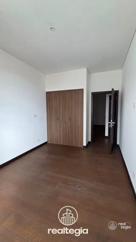 APARTAMENTO EN NOGALES DE CAYALÁ ZONA 16 — Apartamento en Alquiler en Zona 16, Guatemala, Ciudad — foto 6 de 15