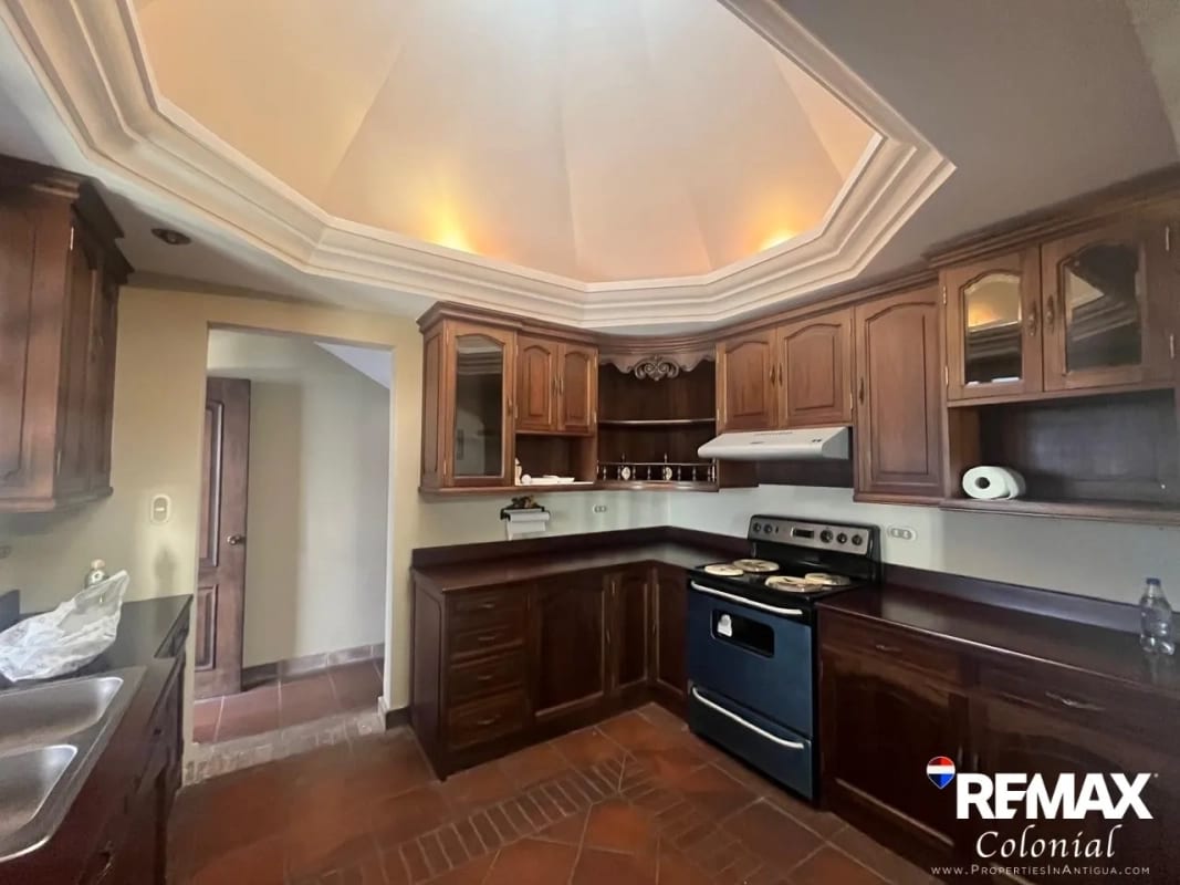 CASA EN CONDOMINIO CERCA DE ANTIGUA GUATEMALA — Casa en Venta en Antigua, Sacatepéquez — foto 3 de 5