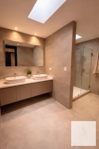 Casa nueva de lujo en venta | Lomas de San Isidro, zona 16 — Casa en Venta en Lomas de San Isidro, Zona 16, Guatemala, Ciudad — miniatura 2 de 15