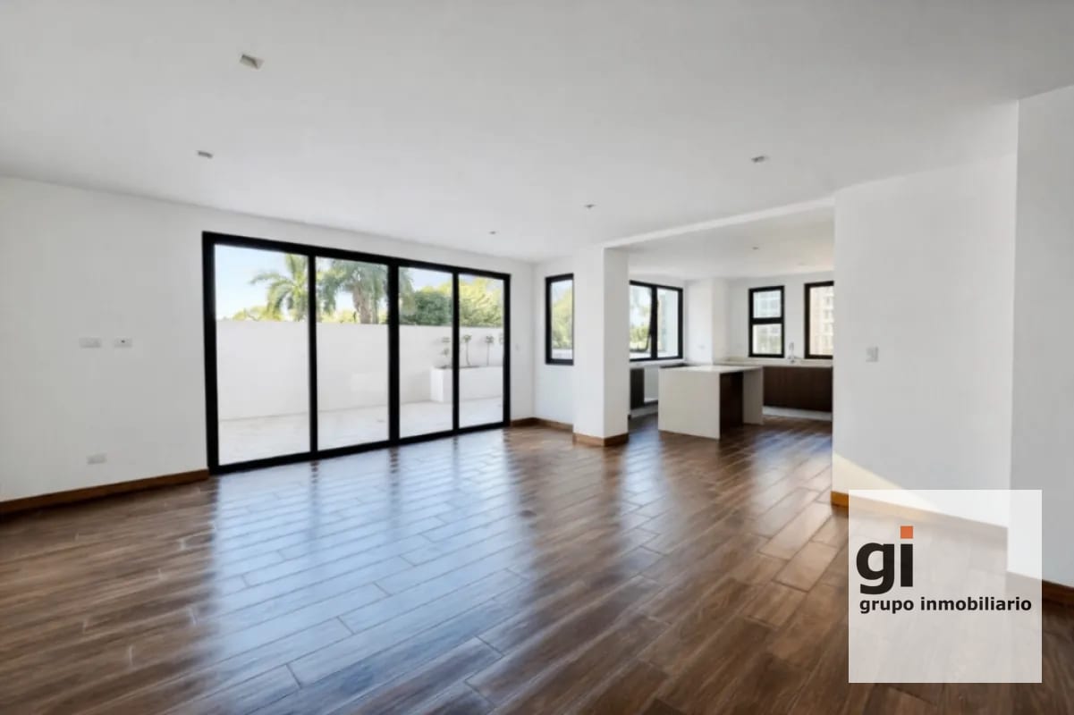 Apartamento con la comodidad de una casa en venta en zona 15 — Apartamento en Venta en Zona 15, Guatemala, Ciudad — foto 1 de 17