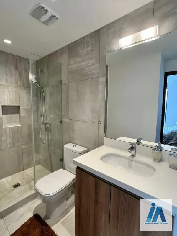 APARTAMENTO AMUEBLADO EN ALQUILER o VENTA📍Edificio Casa Clara, zona 10 — Apartamento en Alquiler en Zona 10, Guatemala, Ciudad — foto 7 de 15