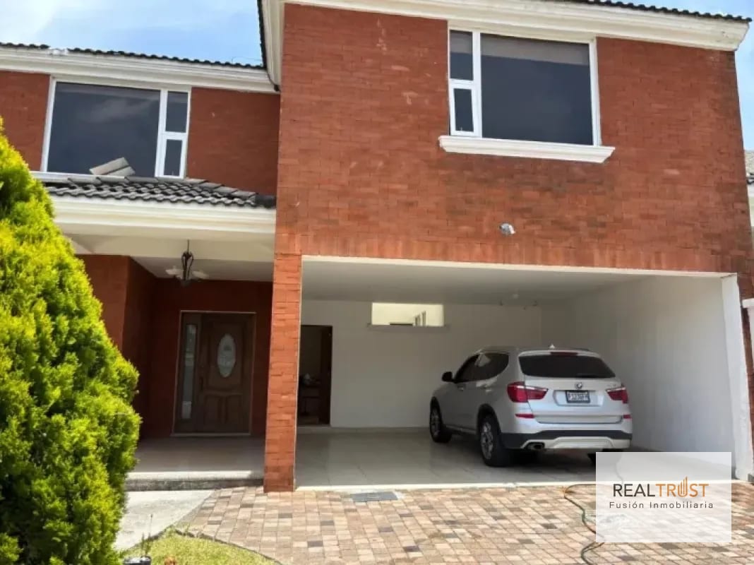 Hermosa casa grande en Residencial Los Diamantes — Casa en Venta en Los Diamantes, Carretera a El Salvador, Guatemala, Ciudad — foto 1 de 17