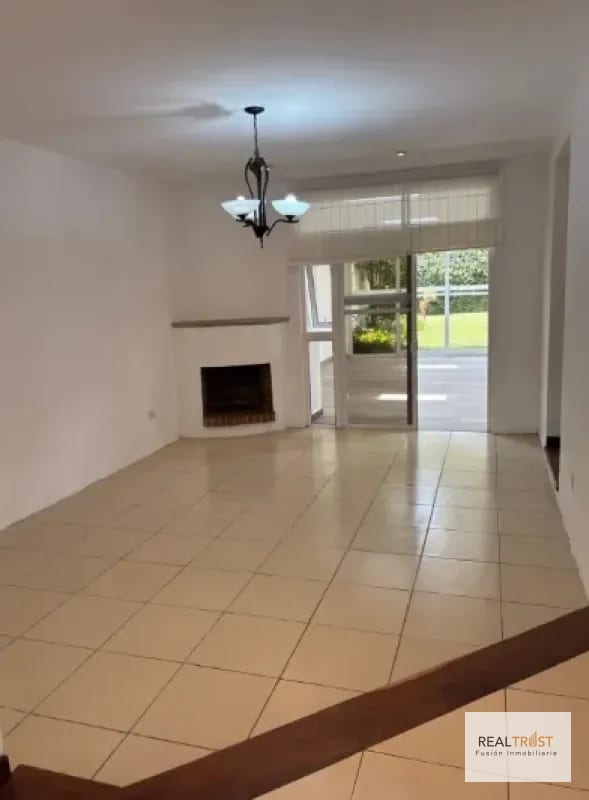 Hermosa casa grande en Residencial Los Diamantes — Casa en Venta en Los Diamantes, Carretera a El Salvador, Guatemala, Ciudad — foto 12 de 17