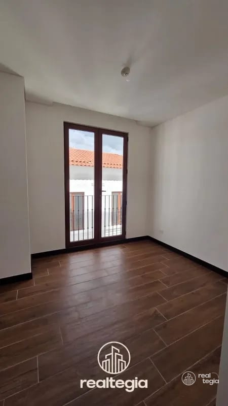 APARTAMENTO LIRIOS DE CAYALÁ ZONA 16 — Apartamento en Alquiler en Zona 16, Guatemala, Ciudad — foto 8 de 12