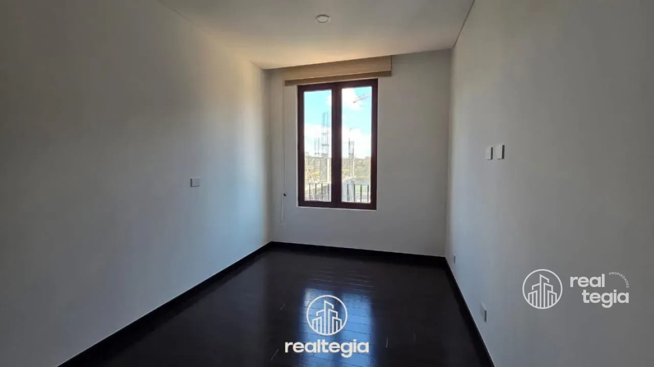 APARTAMENTO NOGALES DE CAYALÁ ZONA 16 — Apartamento en Alquiler en Zona 16, Guatemala, Ciudad — foto 9 de 11