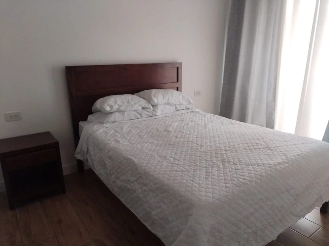 Apartamento Amueblado en Alquiler o Venta | Edificio QUO | Zona 4 | 2 niveles · 3 habitaciones · Lista Vista — Apartamento en Alquiler en QUO, Zona 4, Guatemala, Ciudad — foto 5 de 10