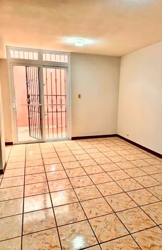 Zona 7 de Villa Nueva • Casa en Venta • Colinas de Monte María Sur — Casa en Venta en Villa Nueva, Guatemala, Ciudad — foto 5 de 11
