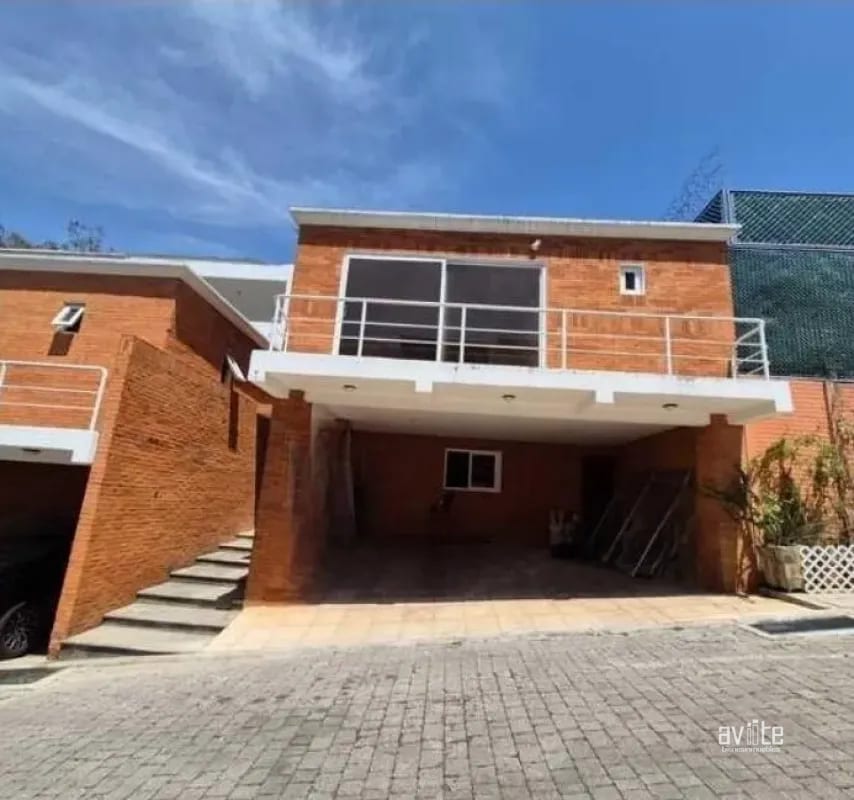 Casa dentro de Condominio, cerca de Cayala y URL   Q3,500,000 más impuestos — Casa en Venta en Zona 16, Guatemala, Ciudad — foto 2 de 13