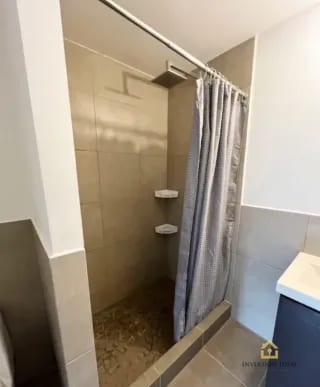 Rento Apartamento Q5,700. 1 HAB. EN EDIFICIO 3-85 CON BALCÓN Y GYM ZONA 15 — Apartamento en Alquiler en Edificio 3-85, Zona 15, Guatemala, Ciudad — miniatura 5 de 10