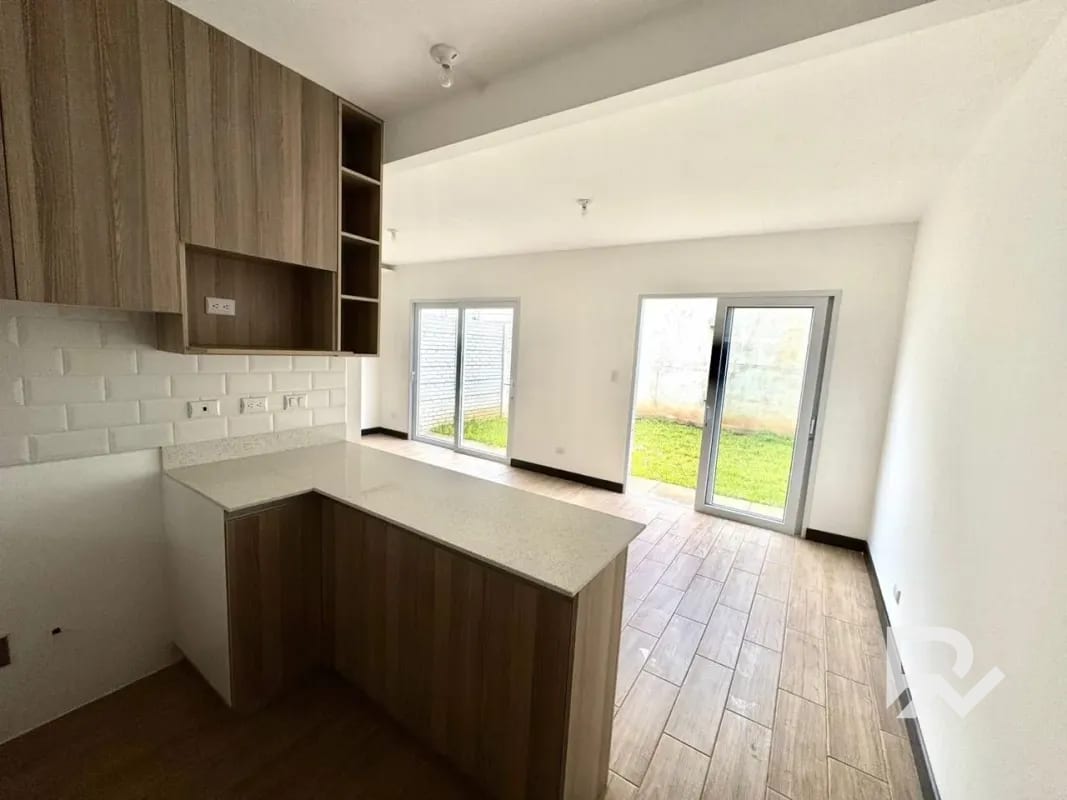 Linda casa en venta para estrenar en Bosques de Santa Elena. — Casa en Venta en Carretera a El Salvador, Guatemala, Ciudad — foto 11 de 13