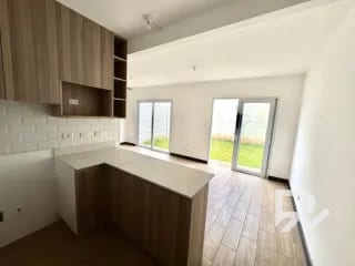Linda casa en venta para estrenar en Bosques de Santa Elena. — Casa en Venta en Carretera a El Salvador, Guatemala, Ciudad — miniatura 11 de 13