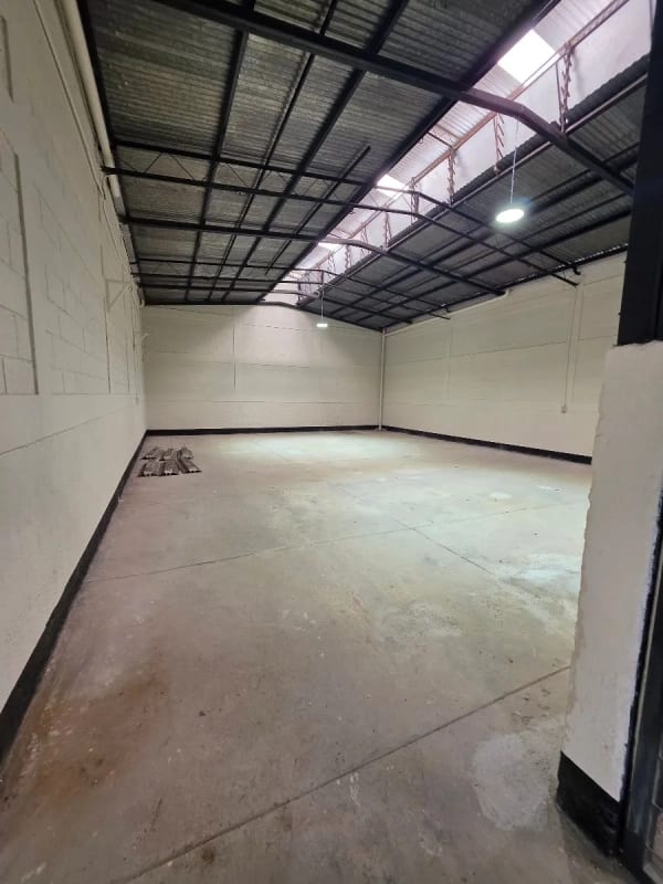 Bodega en renta zona 5 — Bodega / Ofibodega en Alquiler en Jardines de La Asunción, Zona 5, Guatemala, Ciudad — foto 1 de 12