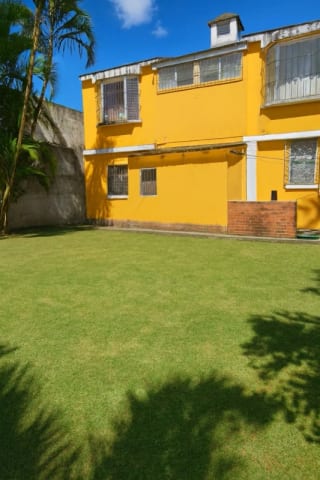 casa en venta en zona 16 colonia privada Lourdes — Casa en Venta en Lourdes, Zona 16, Guatemala, Ciudad — miniatura 1 de 9