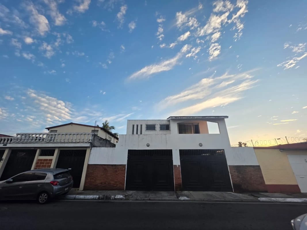 casa en venta en zona 16 colonia privada Lourdes — Casa en Venta en Lourdes, Zona 16, Guatemala, Ciudad — foto 8 de 9