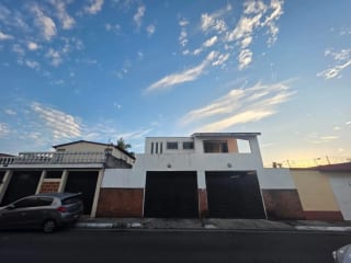 casa en venta en zona 16 colonia privada Lourdes — Casa en Venta en Lourdes, Zona 16, Guatemala, Ciudad — miniatura 8 de 9