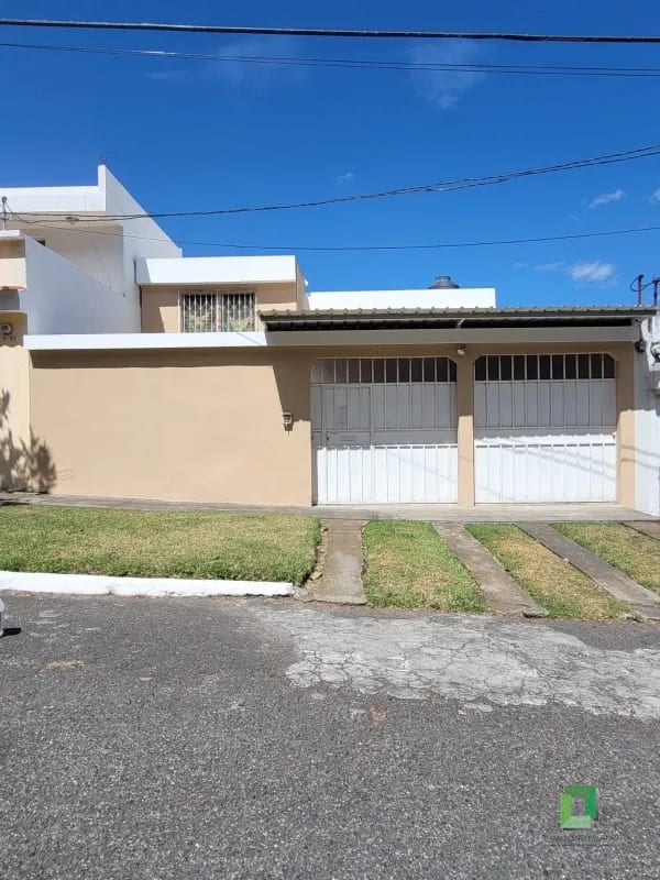 Casa en venta Valle del Sol zona 4 de Mixco — Casa en Venta en Zona 4 Mixco, Guatemala, Ciudad — foto 1 de 17