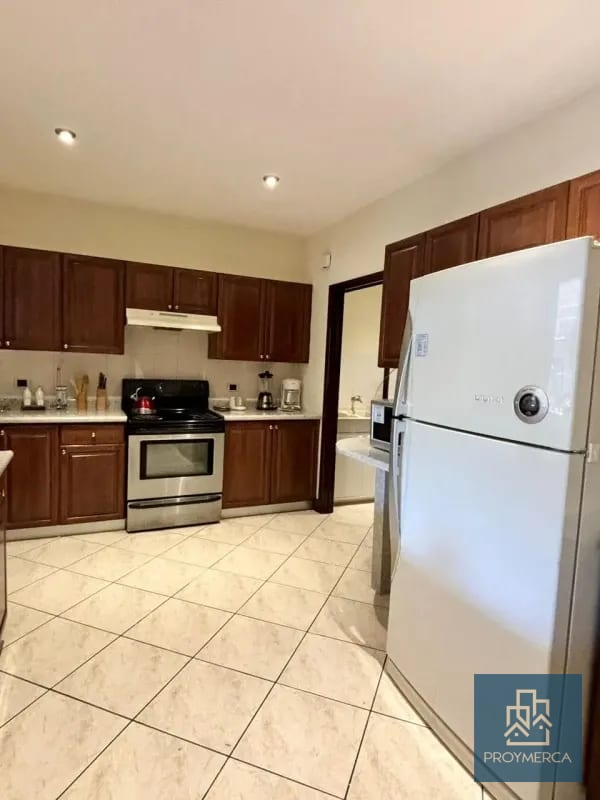 Apartamento amueblado en alquiler, Edificio Milenia, Zona 10 — Apartamento en Alquiler en Milenia, Zona 10, Guatemala, Ciudad — foto 11 de 12