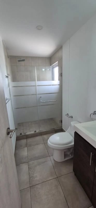 Alquilo apartamento en zona 12, Vistares. Tres dormitorios — Apartamento en Alquiler en vistares, Zona 12, Guatemala, Ciudad — foto 2 de 9