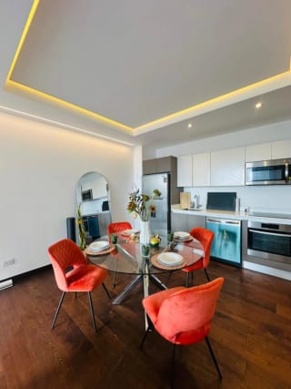 Apartamento en renta amieblado Vasanta — Apartamento en Alquiler en Vasanta, Zona 10, Guatemala, Ciudad — miniatura 1 de 4