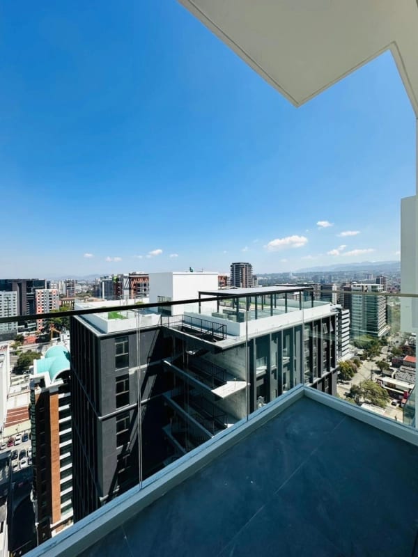 Apartamento en renta zona 10 — Apartamento en Alquiler en Atarah, Zona 10, Guatemala, Ciudad — foto 6 de 7