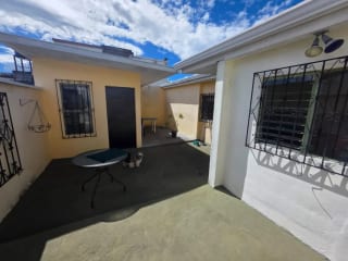VENDO CASA EN UTATLAN ZONA 11, JARDIN Y PERGOLA — Casa en Venta en Zona 11, Guatemala, Ciudad — miniatura 6 de 14