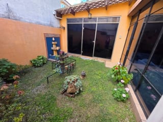 VENDO CASA EN UTATLAN ZONA 11, JARDIN Y PERGOLA — Casa en Venta en Zona 11, Guatemala, Ciudad — miniatura 3 de 14
