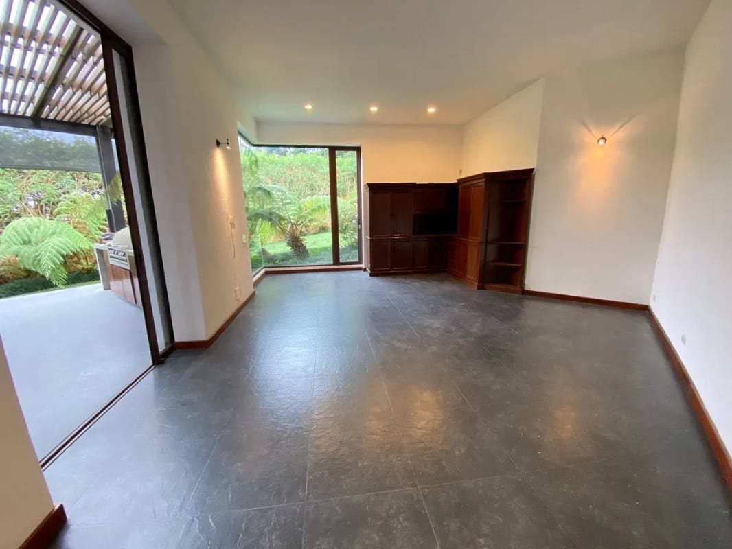 LINDA CASA EN VENTA EN KM.12.7 CARRETERA A EL SALVADOR — Casa en Venta en Santa Catarina Pinula, Guatemala, Ciudad — foto 5 de 11