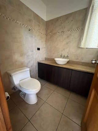 VENDO LINDA CASA EN LA FORESTA KM.20.5 CARR A FRAIJANES — Casa en Venta en La Foresta, Carretera a El Salvador, Guatemala, Ciudad — miniatura 3 de 11