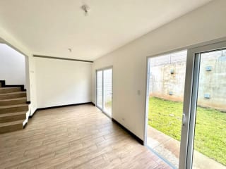 CASA EN VENTA BOSQUES DE SANTA ELENA CAES KM.26 — Casa en Venta en Carretera a El Salvador, Guatemala, Ciudad — miniatura 2 de 17