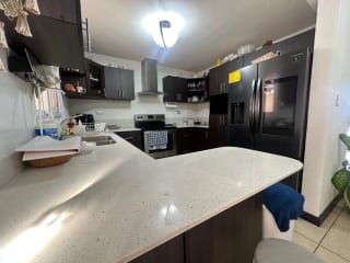 CASA EN VENTA EN ALTOS DE VILLAGE KM 25 CAES — Casa en Venta en Carretera a El Salvador, Guatemala, Ciudad — miniatura 2 de 17