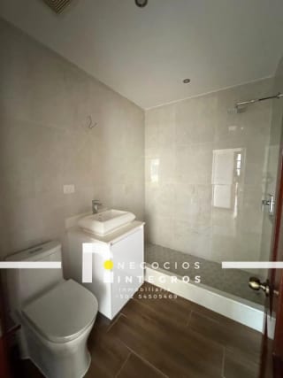 VENDO APARTAMENTO REMODELADO, IMPUESTOS INCLUIDOS,  MILENIA OAKLAND Z.10 — Apartamento en Venta en Milenia, Zona 10, Guatemala, Ciudad — miniatura 11 de 17