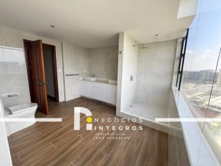 VENDO APARTAMENTO REMODELADO, IMPUESTOS INCLUIDOS,  MILENIA OAKLAND Z.10 — Apartamento en Venta en Milenia, Zona 10, Guatemala, Ciudad — miniatura 11 de 16